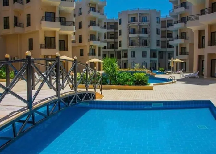 Modern With Direct Pool Access In Aqua Tropical *
