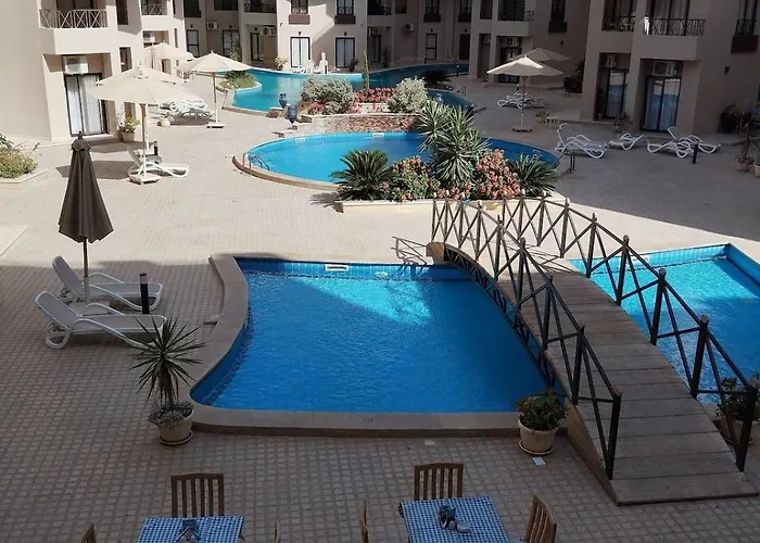 Modern With Direct Pool Access In Aqua Tropical شقة *