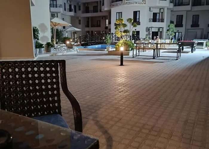 شقة Modern With Direct Pool Access In Aqua Tropical